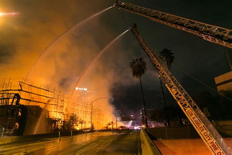Firefighters battle blaze in downtown Los Angeles